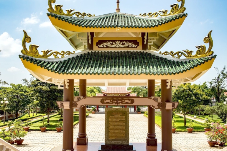 Khu di tích lăng mộ Nguyễn Đình Chiểu - Bến Tre 