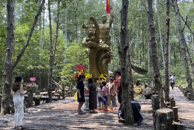 Tour Cần Giờ I Tour du lịch Cần Giờ - Rừng Sát - Đảo Khỉ 2 Ngày 1 Đêm