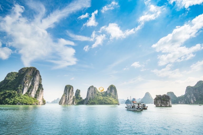 Tour du lịch Ninh Bình - Hạ Long - Yên Tử - Chùa Hương 5 ngày 4 đêm